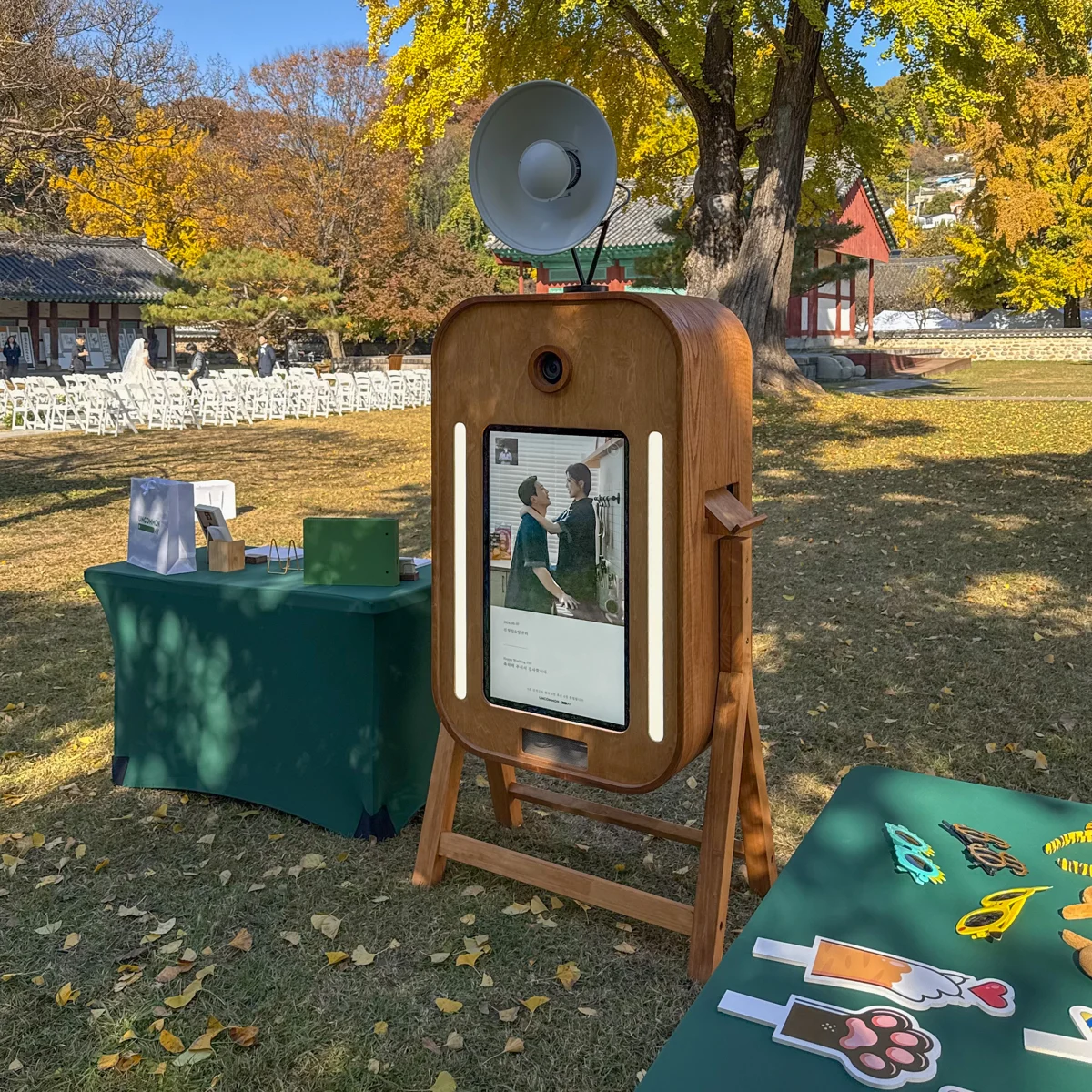 언커먼데이 포토부스 설치와 촬영·인화·방명록 운영 현장
